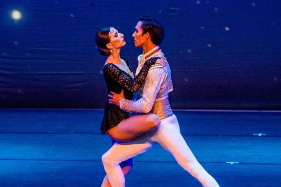 &Zcy;&vcy;&iocy;&zcy;&dcy;&ycy; &Mcy;&icy;&rcy;&ocy;&vcy;&ocy;&gcy;&ocy; &bcy;&acy;&lcy;&iecy;&tcy;&acy; &icy; Moscow State Ballet &vcy; &lcy;&iecy;&gcy;&iecy;&ncy;&dcy;&acy;&rcy;&ncy;&ocy;&mcy; &scy;&pcy;&iecy;&kcy;&tcy;&acy;&kcy;&lcy;&iecy; &laquo;&Kcy;&Acy;&Rcy;&Mcy;&IEcy;&Ncy;&raquo;