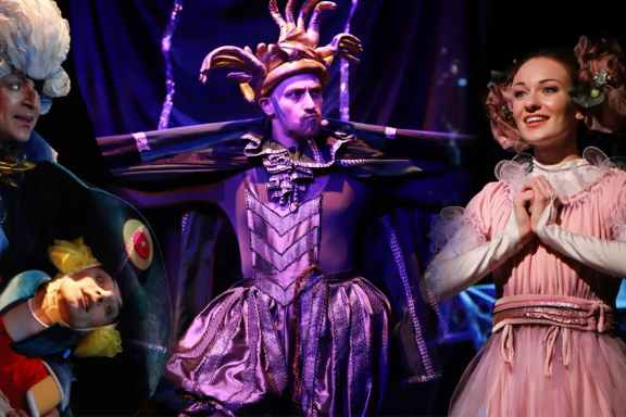 ЩЕЛКУНЧИК И МЫШИНЫЙ КОРОЛЬ