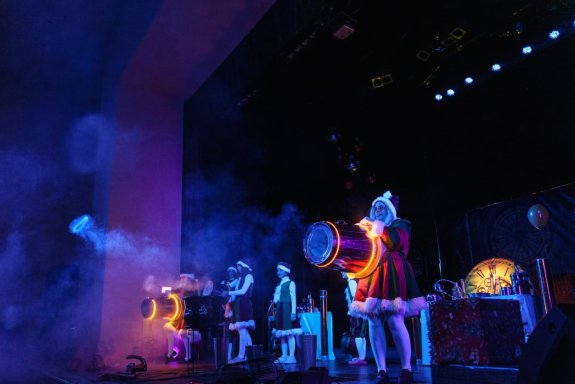 "&Acy;&zcy;&ocy;&tcy;&ncy;&ocy;&iecy; &zcy;&iecy;&lcy;&softcy;&iecy; &chcy;&ucy;&dcy;&iecy;&scy;"