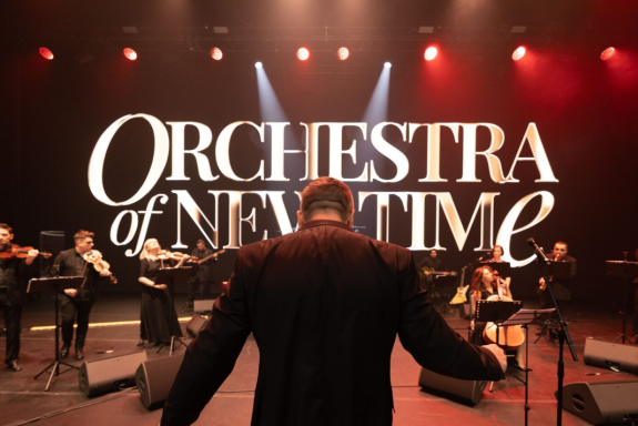 &Icy;&mcy;&mcy;&iecy;&rcy;&scy;&icy;&vcy;&ncy;&ocy;&iecy; &shcy;&ocy;&ucy;&period; &Rcy;&ocy;&kcy;-&Scy;&icy;&mcy;&fcy;&ocy;&ncy;&icy;&yacy;&period; &Pcy;&ocy;&jcy; &scy; &ncy;&acy;&mcy;&icy;&period; Orchestra of New Time