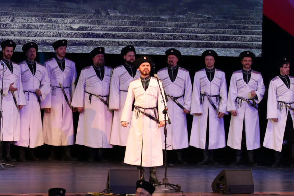"Мы сыны Кубани славни, древнеруськи козакы!"