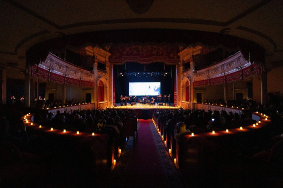 Оркестр CAGMO — Саундтреки Эйнауди при свечах