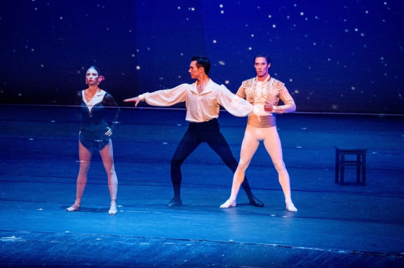 &Zcy;&vcy;&iocy;&zcy;&dcy;&ycy; &Mcy;&icy;&rcy;&ocy;&vcy;&ocy;&gcy;&ocy; &bcy;&acy;&lcy;&iecy;&tcy;&acy; &icy; Moscow State Ballet &vcy; &lcy;&iecy;&gcy;&iecy;&ncy;&dcy;&acy;&rcy;&ncy;&ocy;&mcy; &scy;&pcy;&iecy;&kcy;&tcy;&acy;&kcy;&lcy;&iecy; &laquo;&Kcy;&Acy;&Rcy;&Mcy;&IEcy;&Ncy;&raquo;