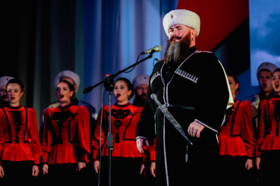 "Мы сыны Кубани славни, древнеруськи козакы!"