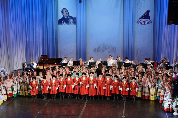 "&Pcy;&Rcy;&Acy;&Zcy;&Dcy;&Ncy;&Icy;&CHcy;&Ncy;&Ycy;&Jcy; &Gcy;&Acy;&Lcy;&Acy;-&Kcy;&Ocy;&Ncy;&TScy;&IEcy;&Rcy;&Tcy;"  &kcy;&ocy;&lcy;&lcy;&iecy;&kcy;&tcy;&icy;&vcy;&ocy;&vcy; &fcy;&icy;&lcy;&acy;&rcy;&mcy;&ocy;&ncy;&icy;&icy; &kcy; &Mcy;&iecy;&zhcy;&dcy;&ucy;&ncy;&acy;&rcy;&ocy;&dcy;&ncy;&ocy;&mcy;&ucy; &zhcy;&iecy;&ncy;&scy;&kcy;&ocy;&mcy;&ucy; &dcy;&ncy;&yucy; 8 &Mcy;&Acy;&Rcy;&Tcy;&Acy;