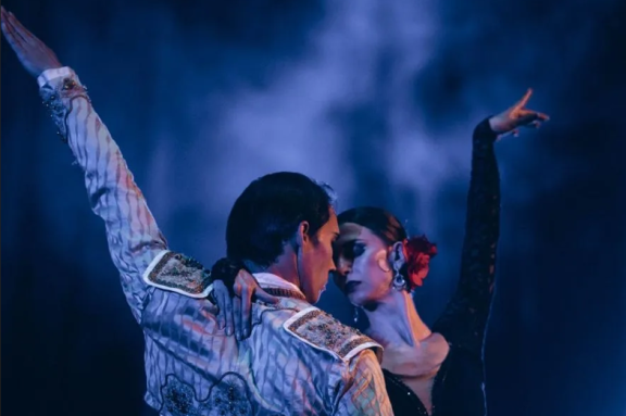 &Zcy;&vcy;&iocy;&zcy;&dcy;&ycy; &Mcy;&icy;&rcy;&ocy;&vcy;&ocy;&gcy;&ocy; &bcy;&acy;&lcy;&iecy;&tcy;&acy; &icy; Moscow State Ballet &vcy; &lcy;&iecy;&gcy;&iecy;&ncy;&dcy;&acy;&rcy;&ncy;&ocy;&mcy; &scy;&pcy;&iecy;&kcy;&tcy;&acy;&kcy;&lcy;&iecy; &laquo;&Kcy;&Acy;&Rcy;&Mcy;&IEcy;&Ncy;&raquo;