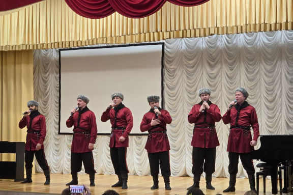 " &Acy; &Rcy;&IEcy;&Kcy;&Acy; &Tcy;&IEcy;&CHcy;&IOcy;&Tcy;&period;&period;&period;" &Kcy;&ocy;&ncy;&tscy;&iecy;&rcy;&tcy; &acy;&ncy;&scy;&acy;&mcy;&bcy;&lcy;&yacy; "&Scy;&kcy;&rcy;&ycy;&ncy;&yacy;"